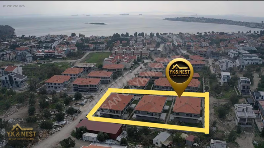 Çandarlıda havuzlu sitede denize 150mt lüx satılık 2+1 daire